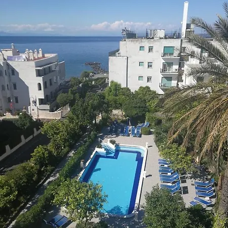 Imperial 4*